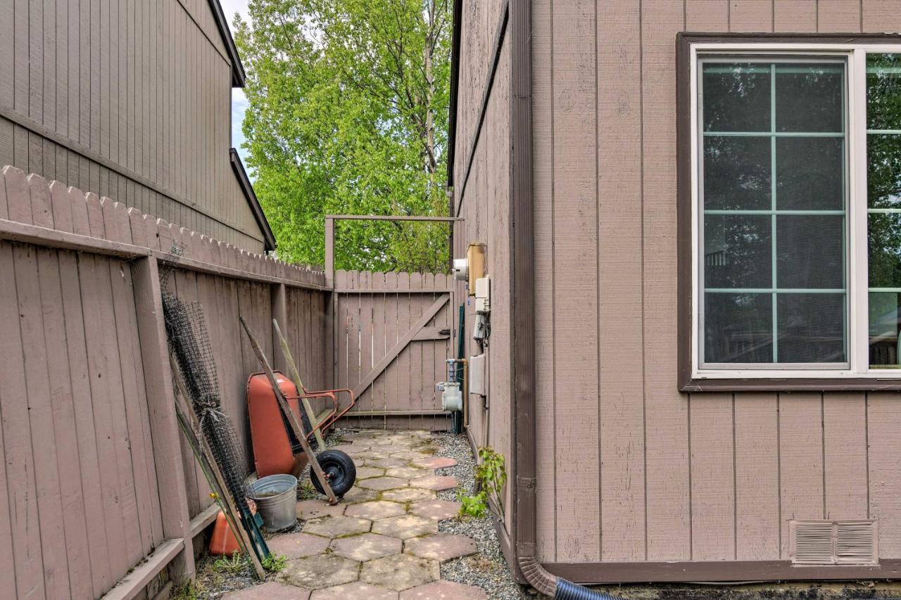 Pet Friendly Anchorage Retreat With Deck And Yard Exterior foto