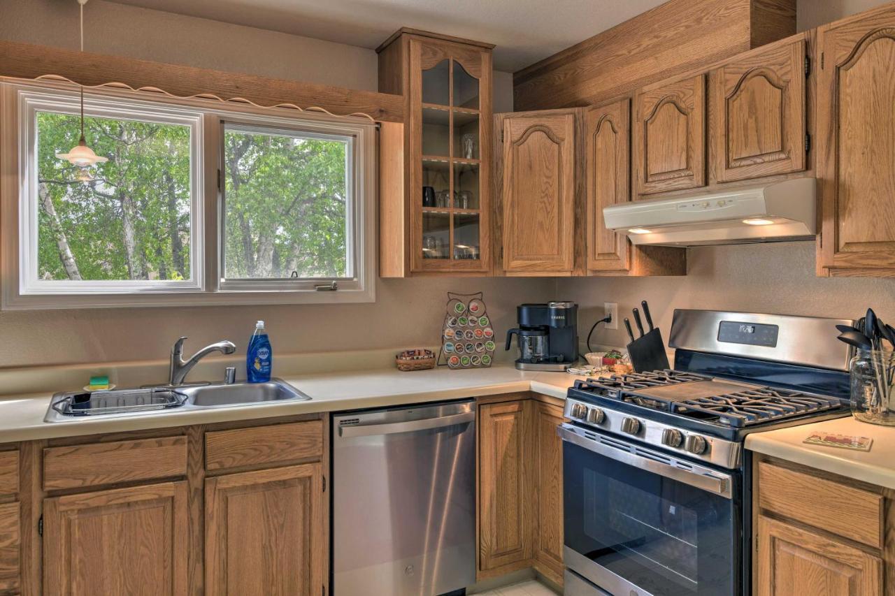 Pet Friendly Anchorage Retreat With Deck And Yard Exterior foto